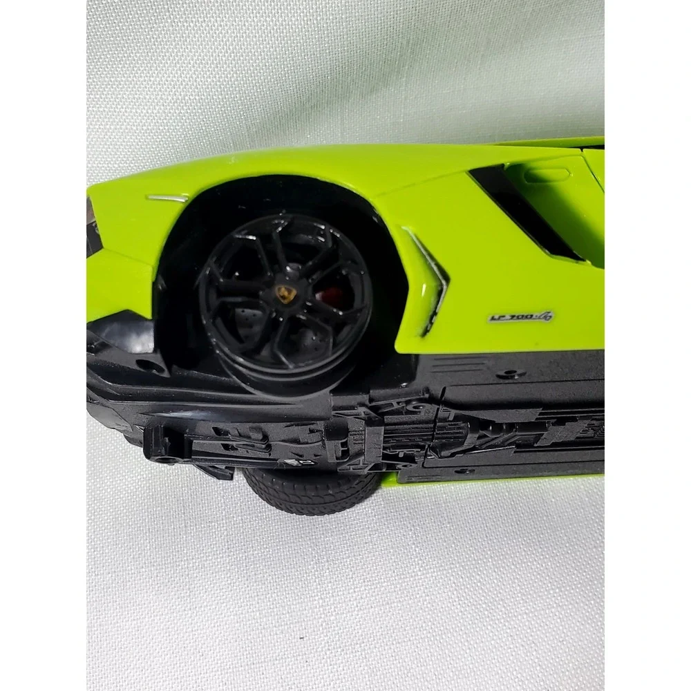 Licensed Lamborghini Aventador LP700-4 RC Green - NO REMOTE‎ - UNTESTED